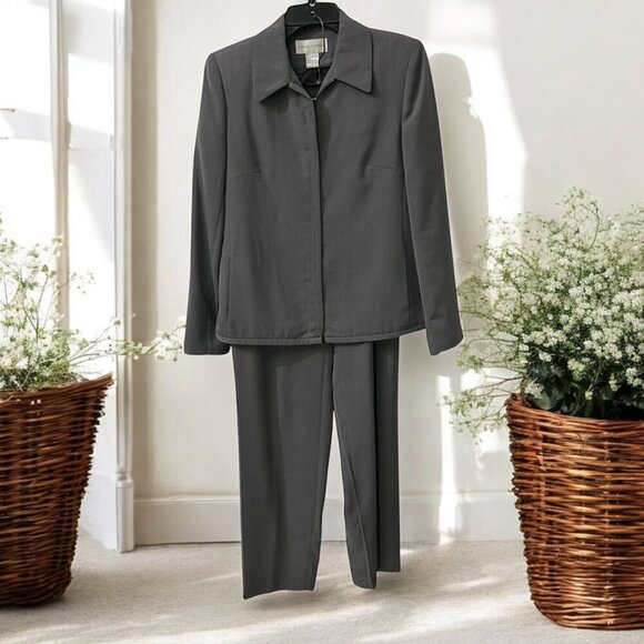 Casual Corner Gray Two-Piece Zip Front Spread Collar Pant Suit Size 6 - Picture 1 of 10
